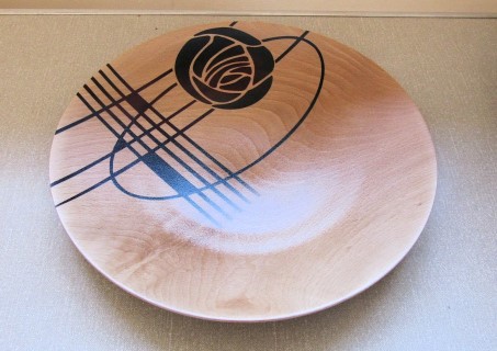 A very artistic platter by Paul Hunt